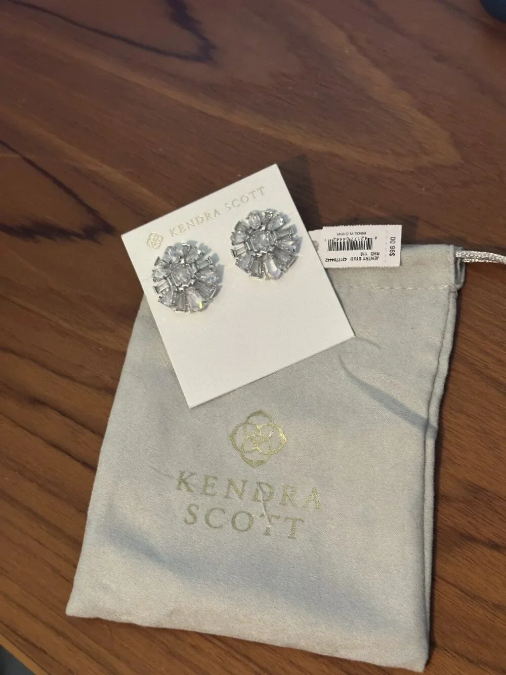 Kendra Scott Jentry Stud NWT